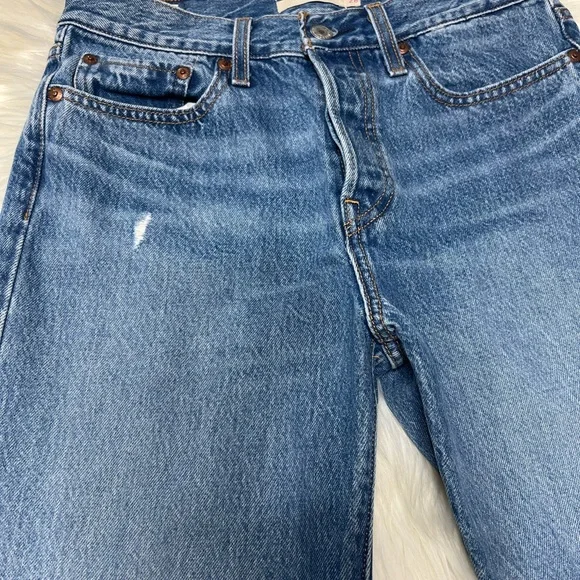 Vintage Levi’s with Capital Letter E women’s wedgie Distressed Jeans size 28 - Picture 4 of 13